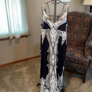 Fashion collection black and white sleeve a strapped two XL dress